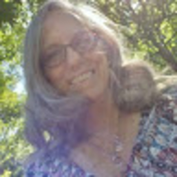 Meet your Posher, Vickie - Picture 1 of 1